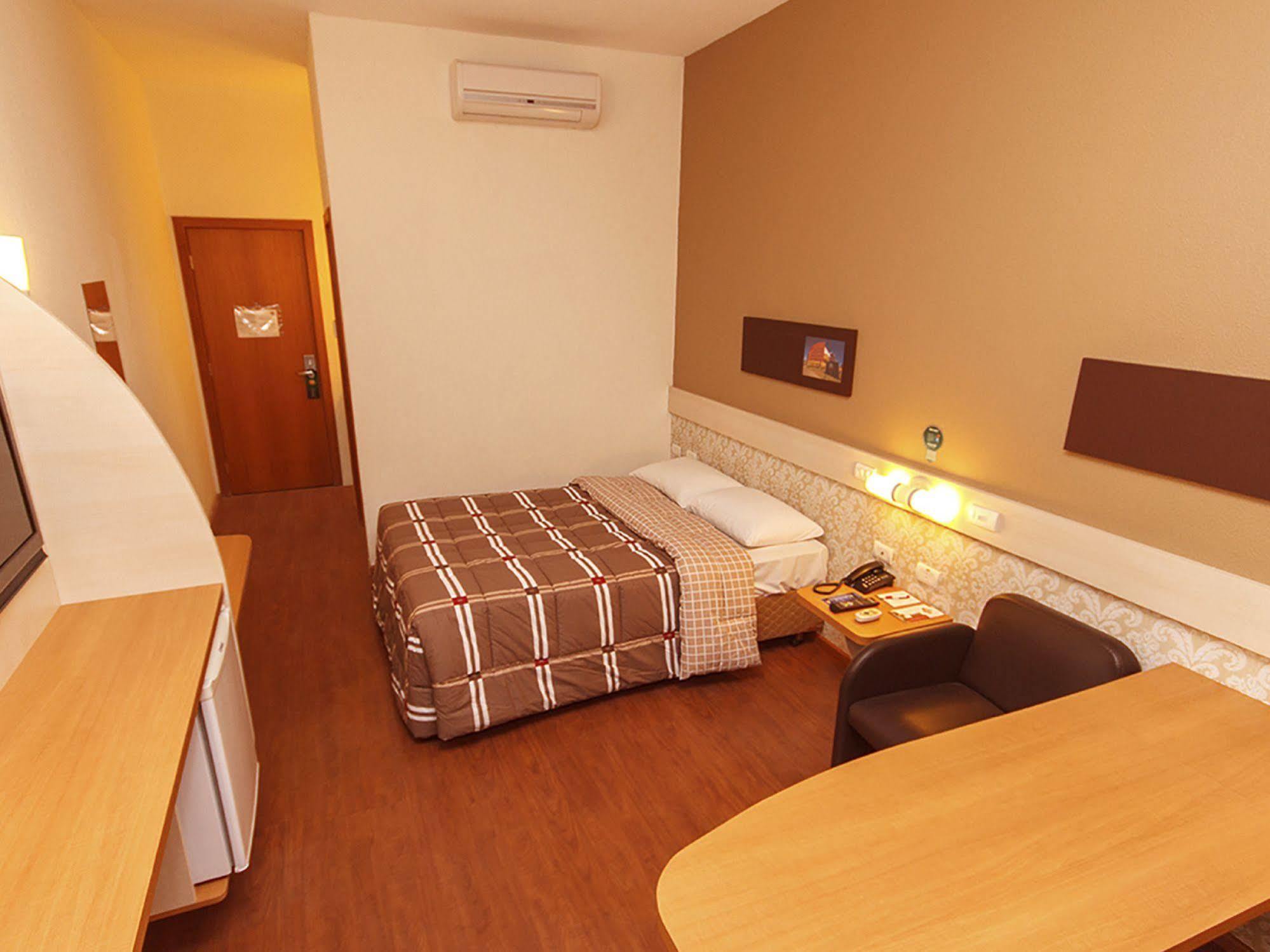 Hotel 10 Ponta Grossa Exterior photo
